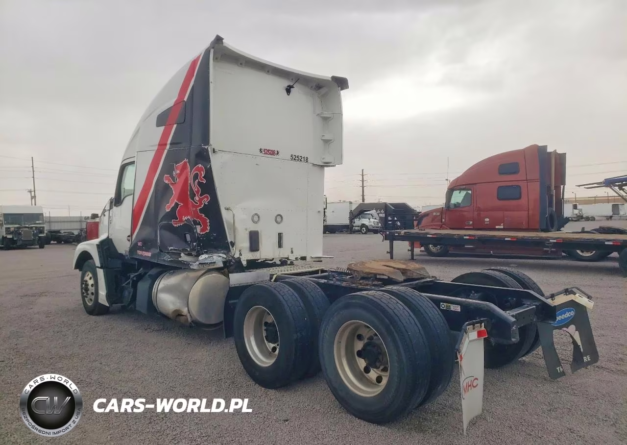 2023 Kenworth T680 Semi Truck VIN:1XKYD49X0PJ268618 - 3