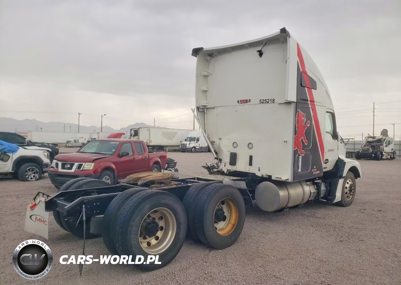 2023 Kenworth T680 Semi Truck VIN:1XKYD49X0PJ268618 - 4