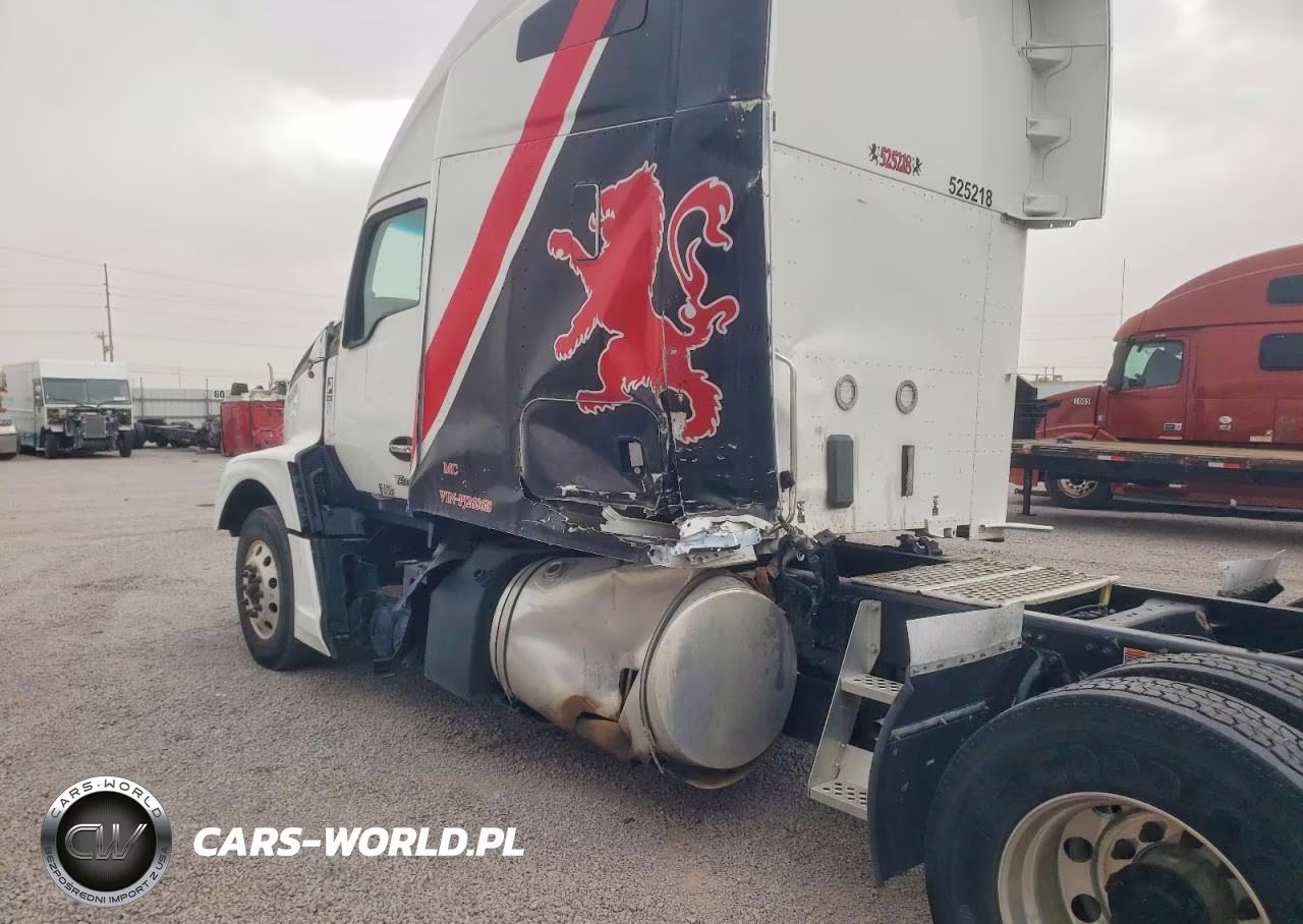 2023 Kenworth T680 Semi Truck VIN:1XKYD49X0PJ268618 - 9