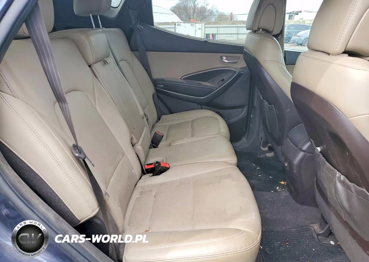 2018 Hyundai Santa Fe VIN:5XYZUDLB3JG523024 - 11