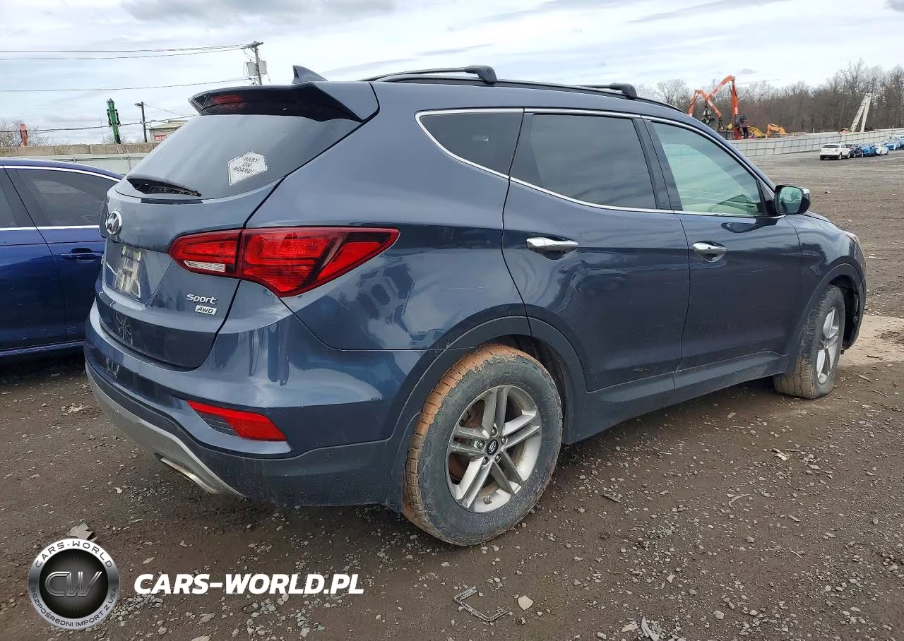 2018 Hyundai Santa Fe VIN:5XYZUDLB3JG523024 - 3