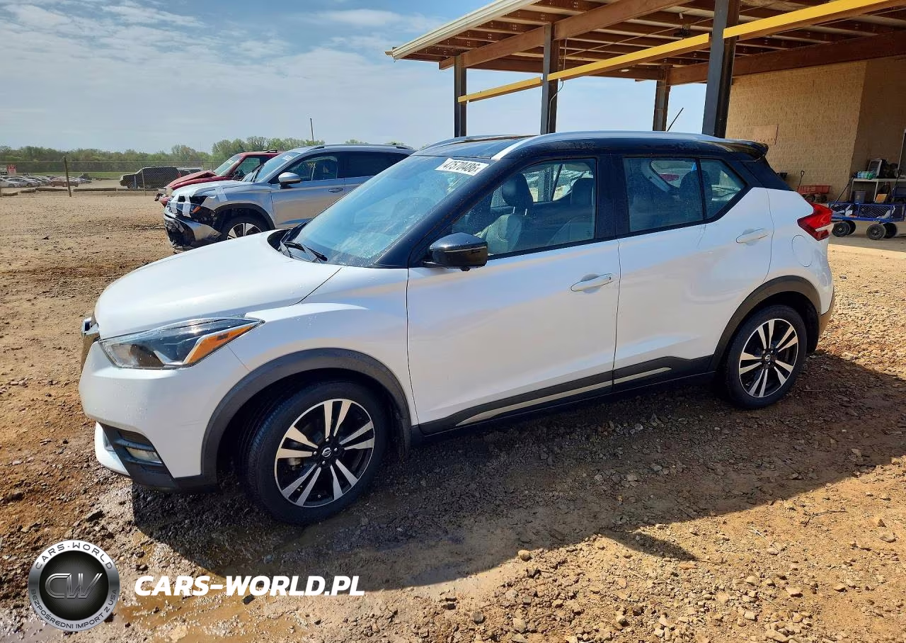 2020 Nissan Kicks Sr