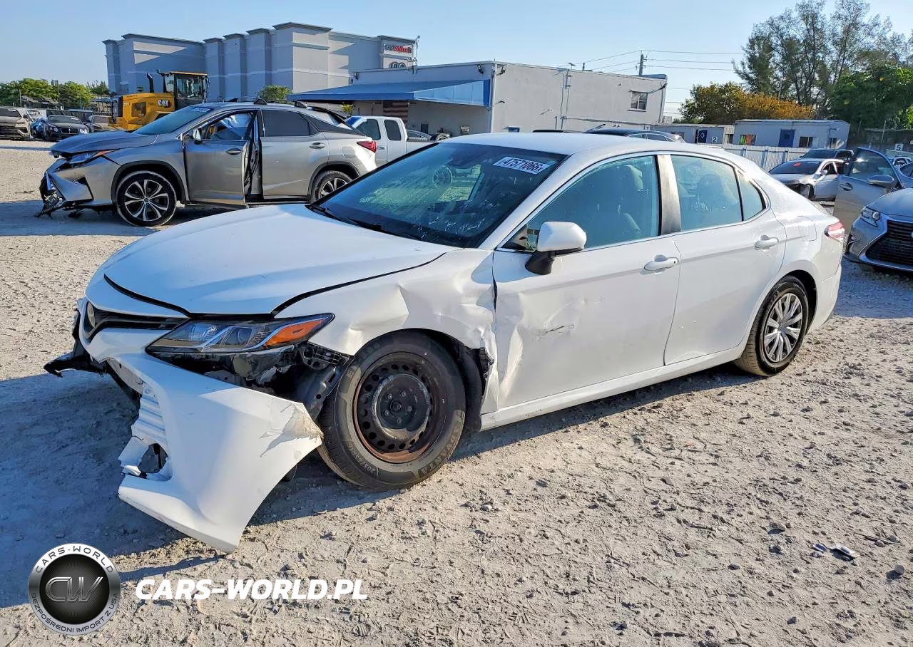 2019 Toyota Camry Hybrid Le
