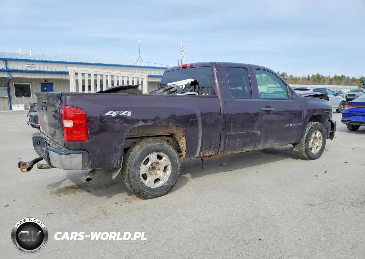 2008 Chevrolet Silverado K1500 VIN:2GCEK19J181113327 - 3
