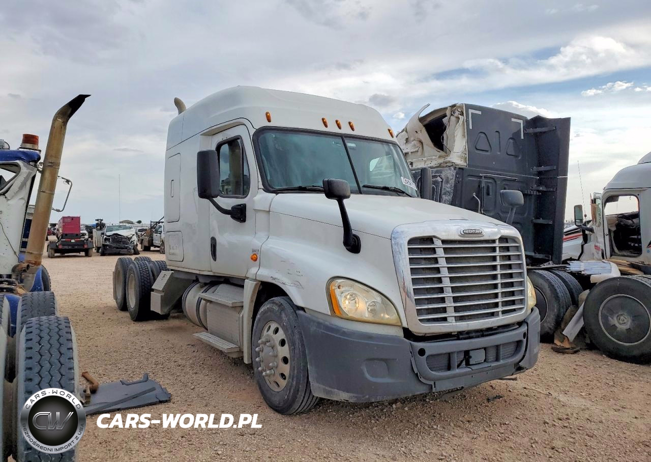 2015 Freightliner Cascadia Semi Truck