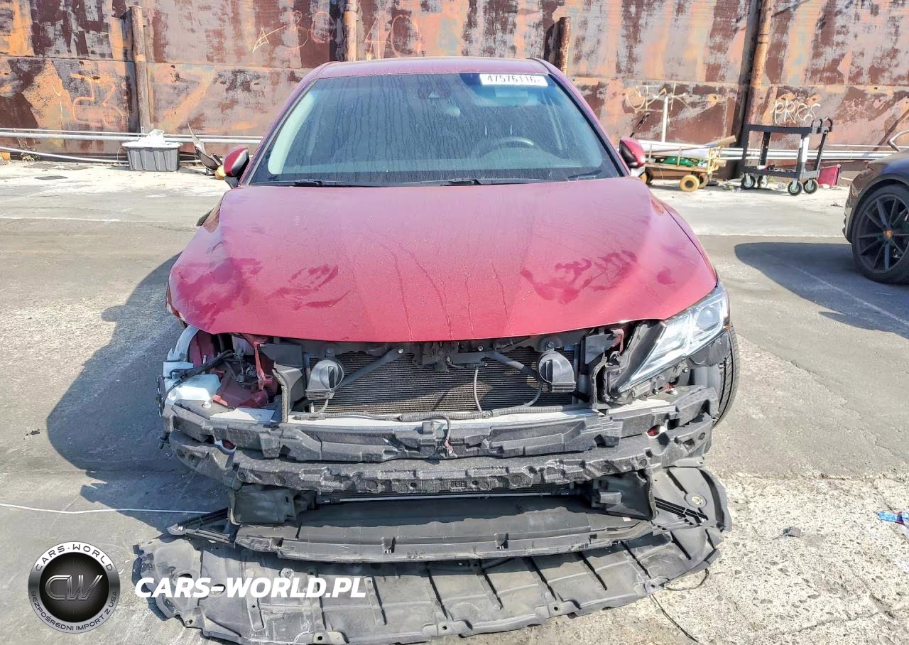 2018 Toyota Camry Le VIN:4T1B11HK4JU629154 - 5