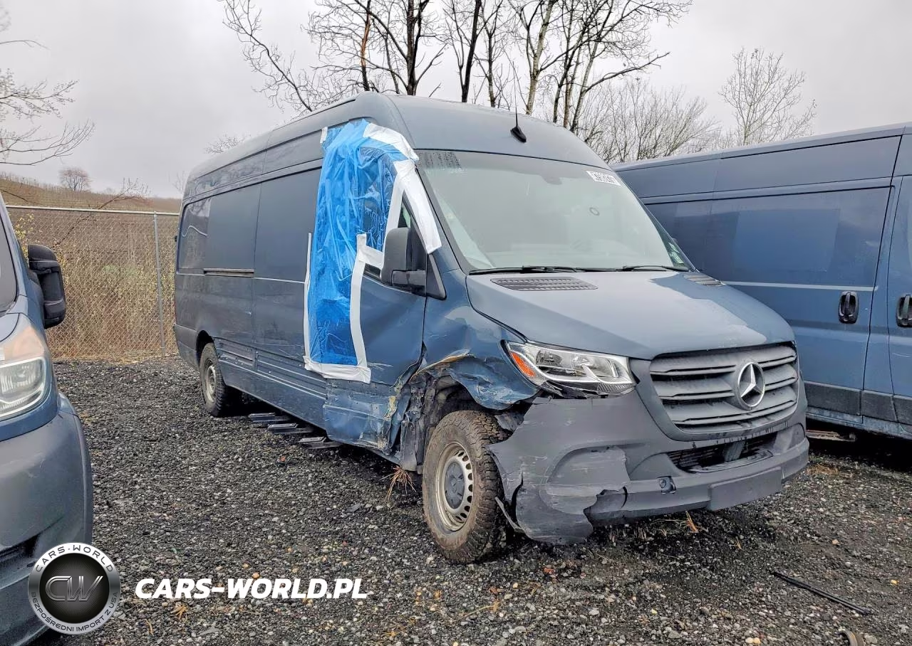2019 Mercedes Benz Sprinter 2500 Delivery Van VIN:WD4PF1CD2KP147812 - 4