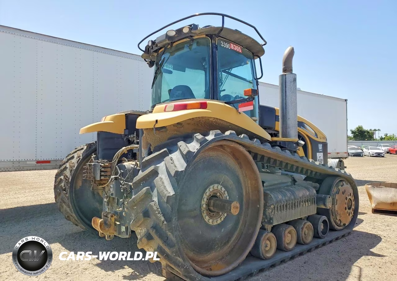 2010 Challenger 835 Tractor VIN:GG1047 - 4