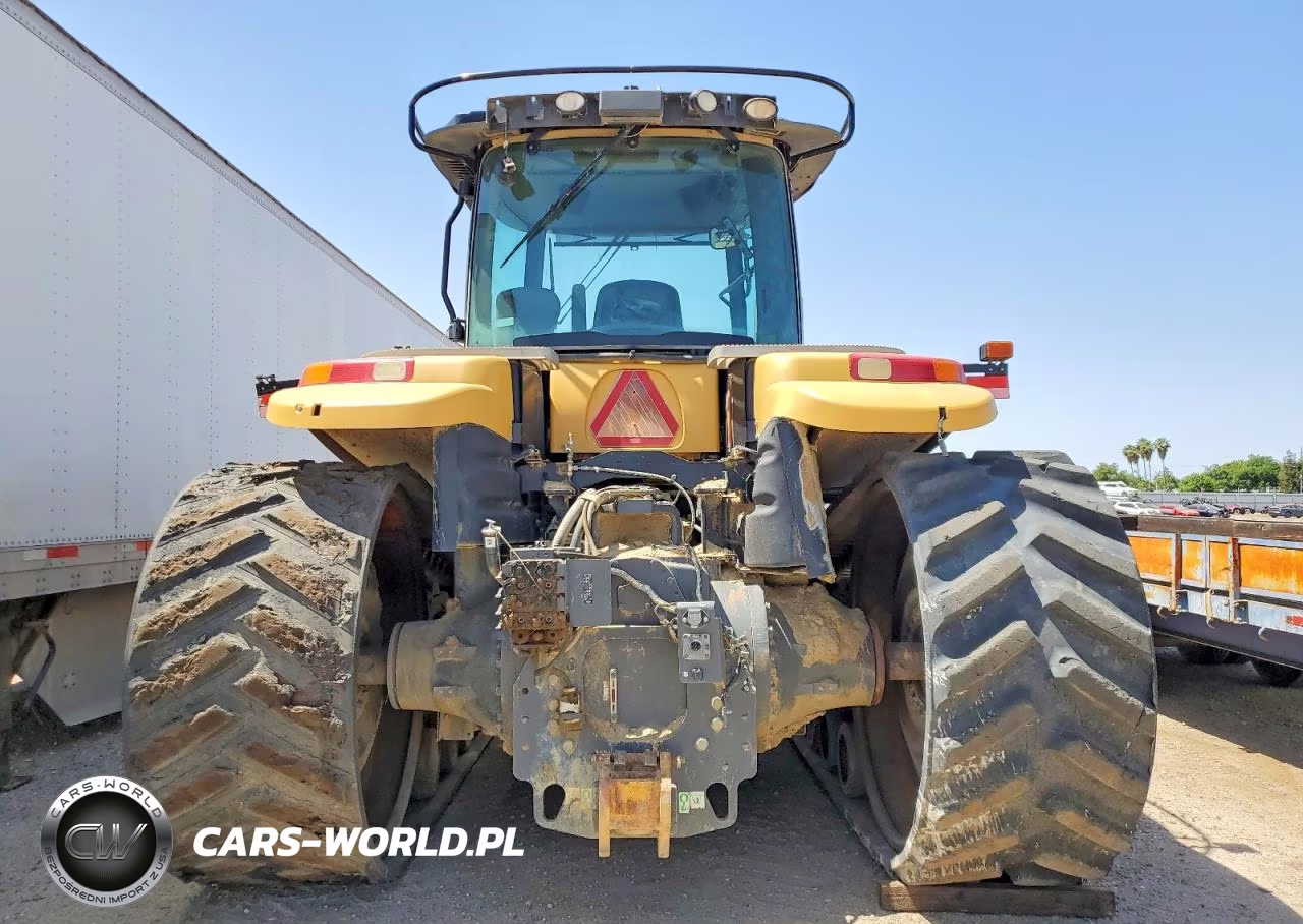 2010 Challenger 835 Tractor VIN:GG1047 - 6