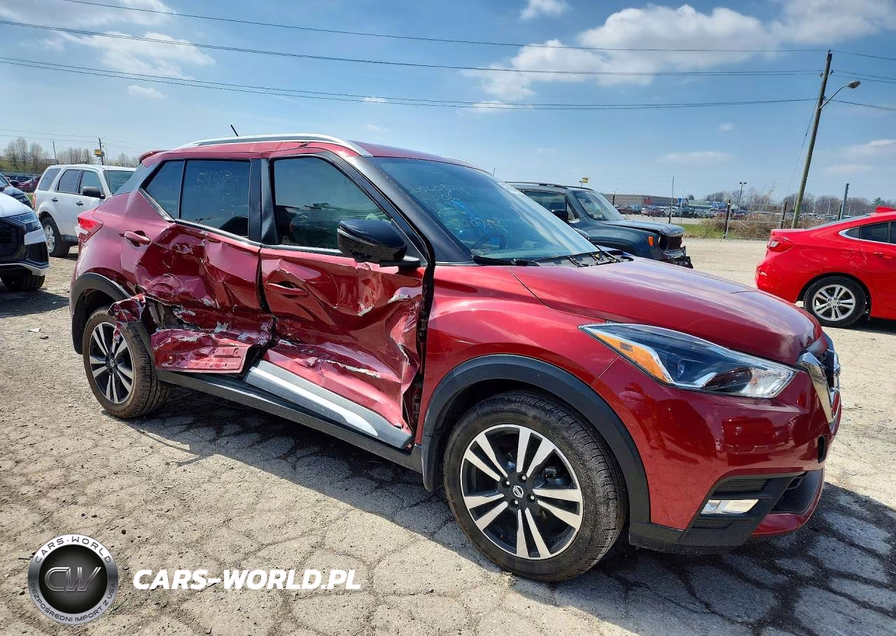 2018 Nissan Kicks Sr VIN:3N1CP5CU1JL540744 - 4