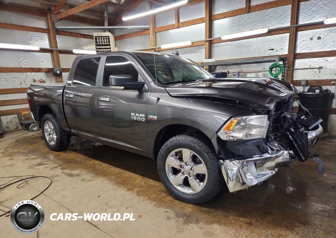 2018 Ram 1500 Slt VIN:3C6RR7LT1JG135682 - 4