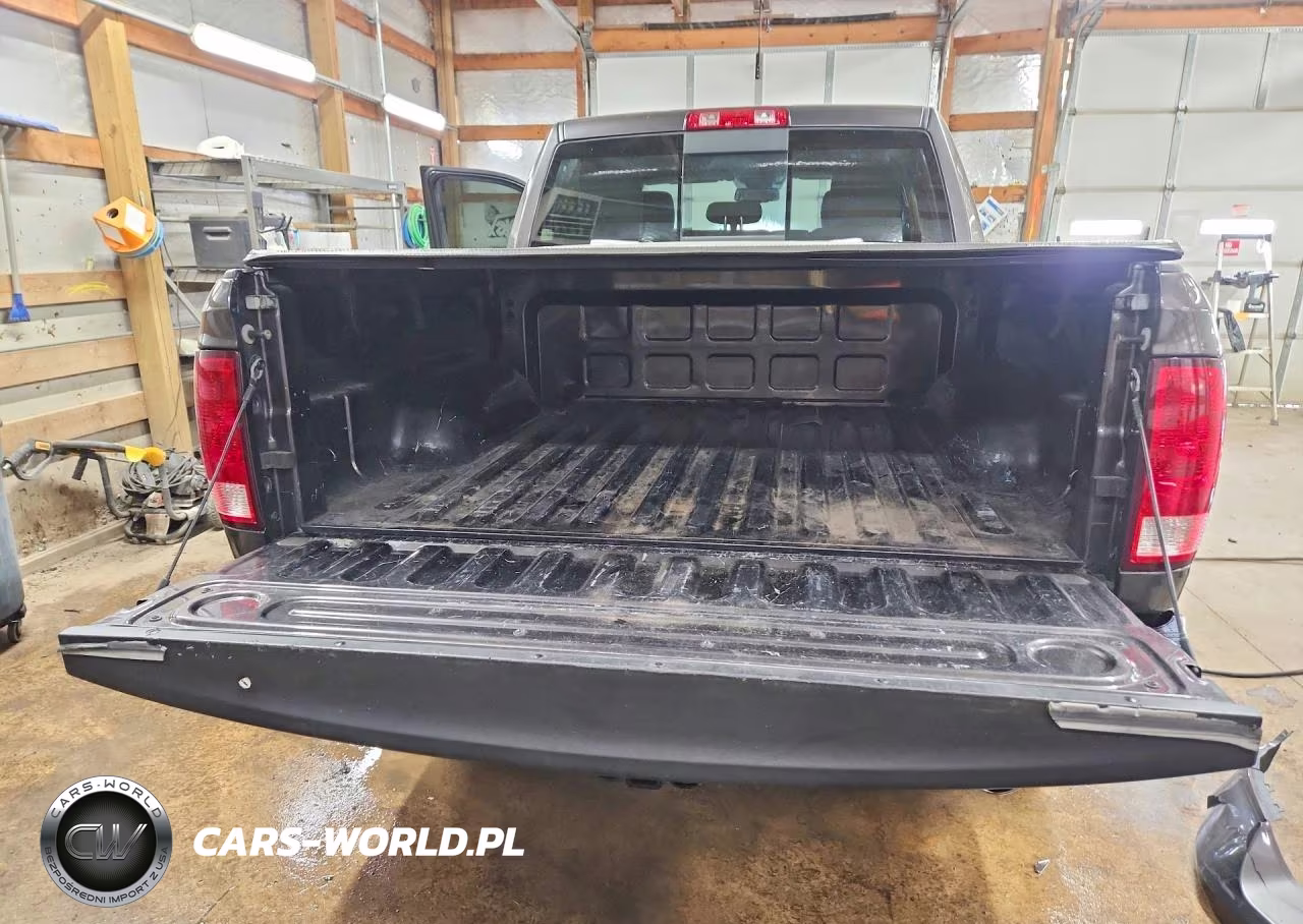 2018 Ram 1500 Slt VIN:3C6RR7LT1JG135682 - 6