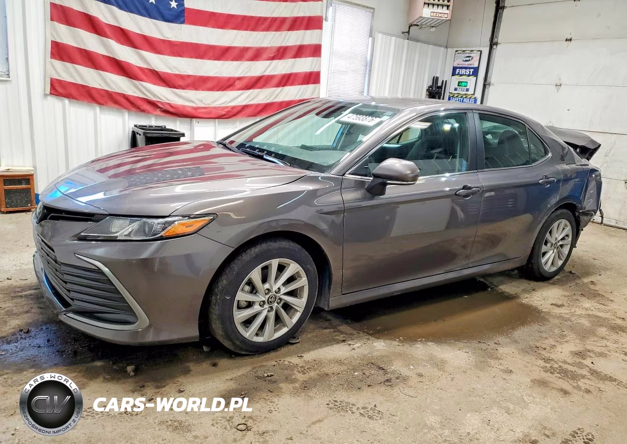 2024 Toyota Camry Le – zdjęcie 1 z 12