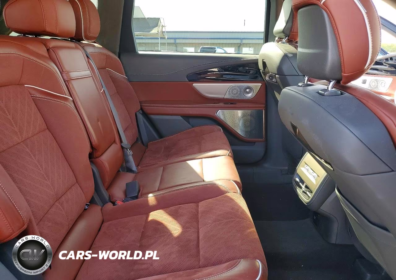 2024 Lincoln Nautilus Black Label VIN:5LMPJ9JA0RJ815189 - 11