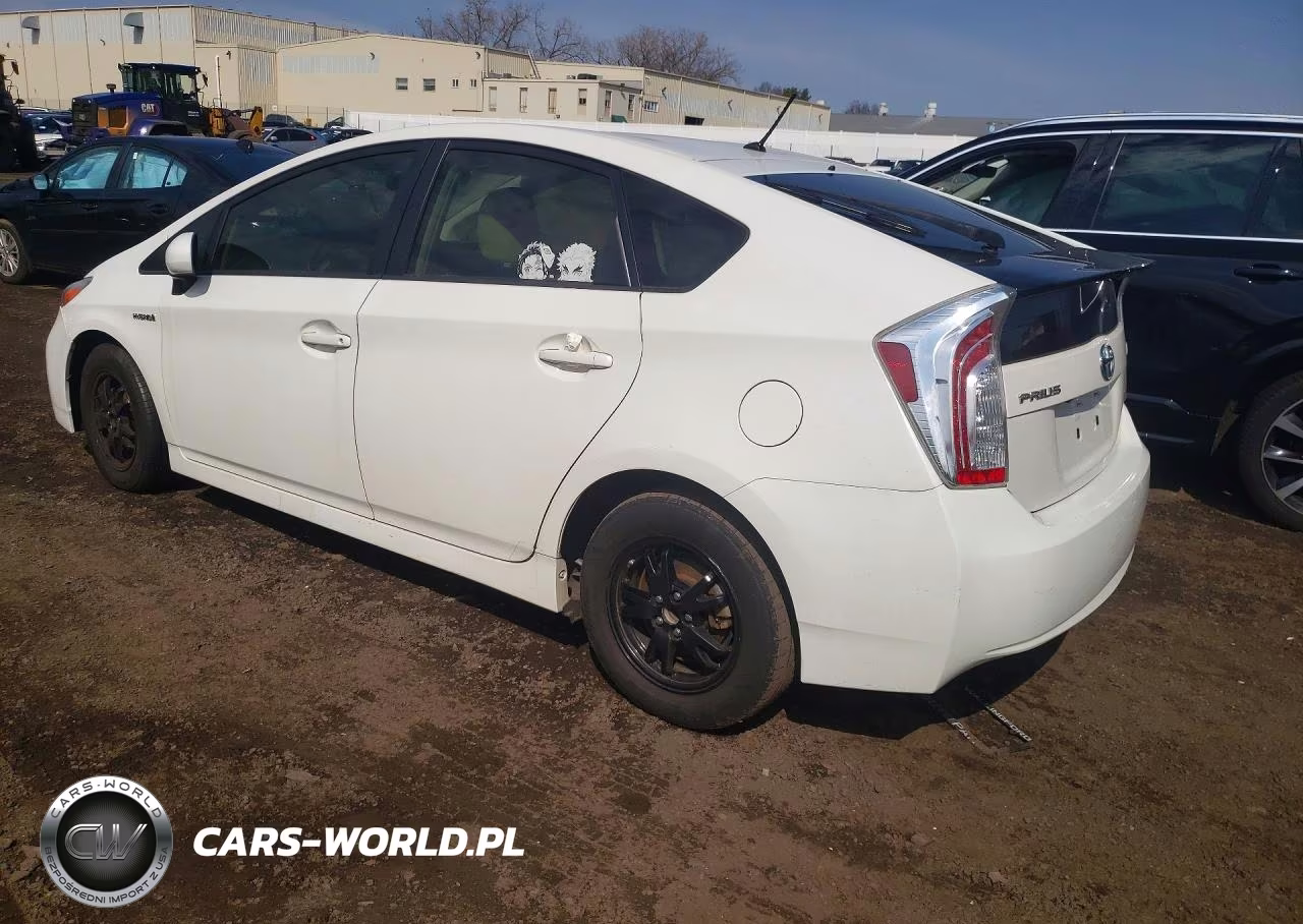 2015 Toyota Prius Two VIN:JTDKN3DU2F0436396 - 2