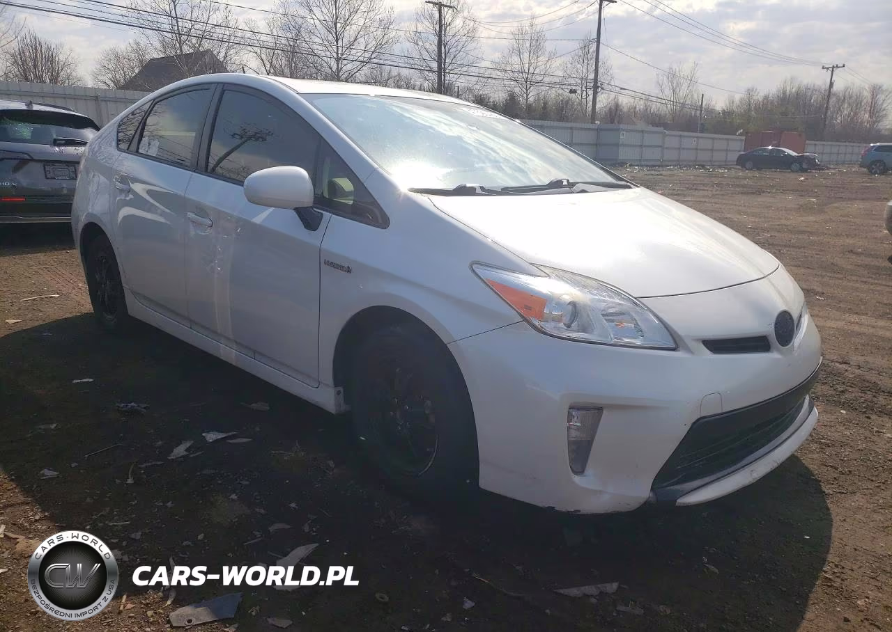2015 Toyota Prius Two VIN:JTDKN3DU2F0436396 - 4