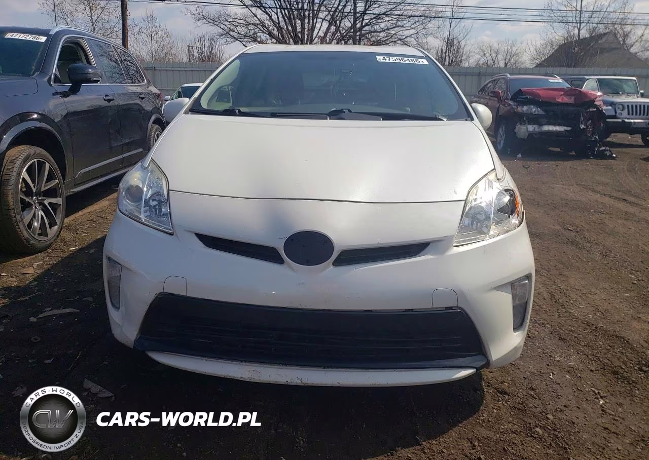 2015 Toyota Prius Two VIN:JTDKN3DU2F0436396 - 5