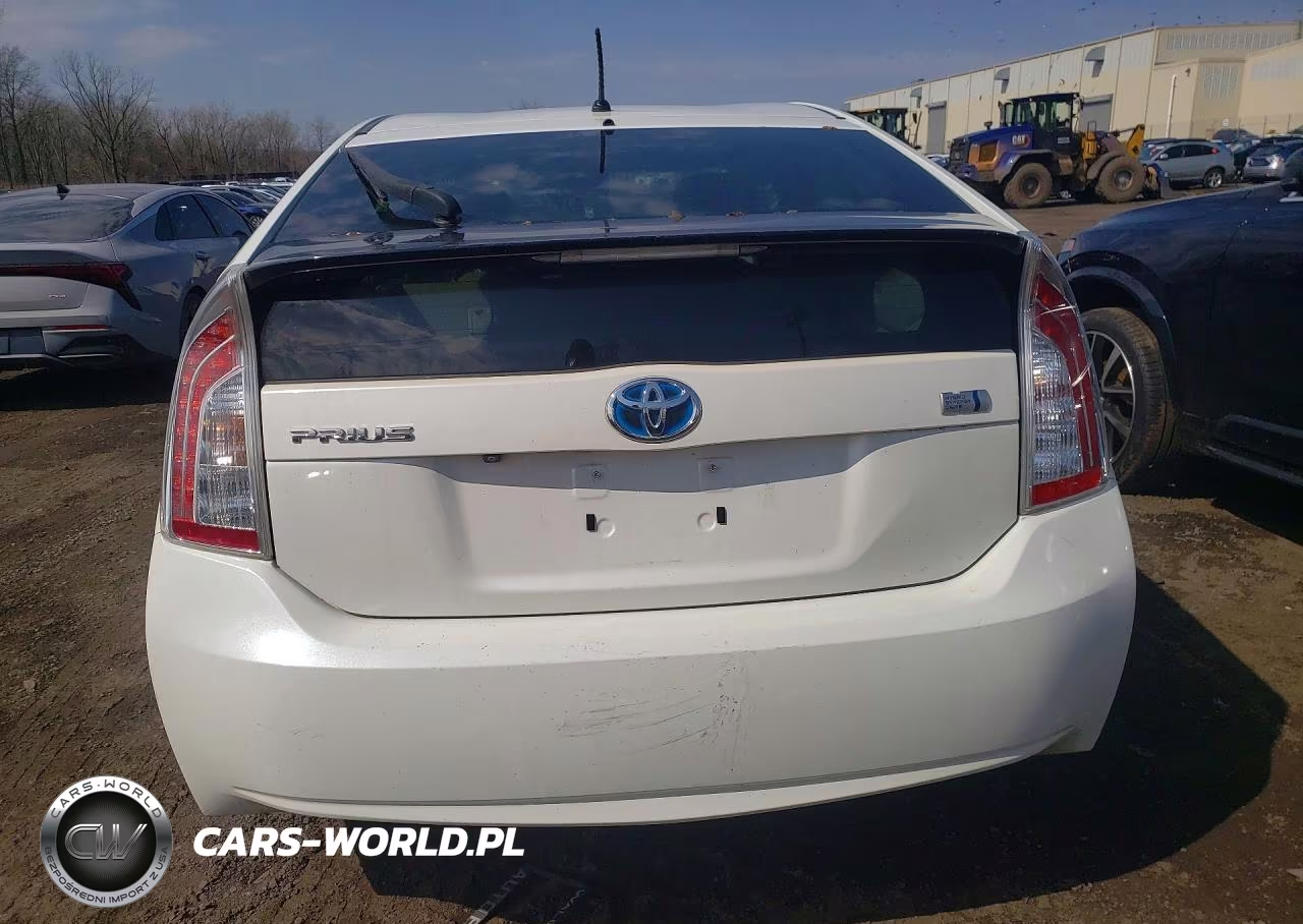 2015 Toyota Prius Two VIN:JTDKN3DU2F0436396 - 6
