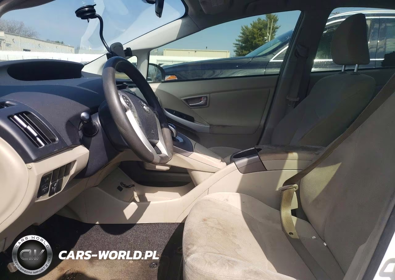 2015 Toyota Prius Two VIN:JTDKN3DU2F0436396 - 7