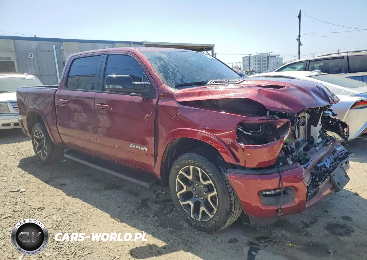 2025 Ram 1500 Laramie VIN:1C6SRFJP8SN524796 - 4