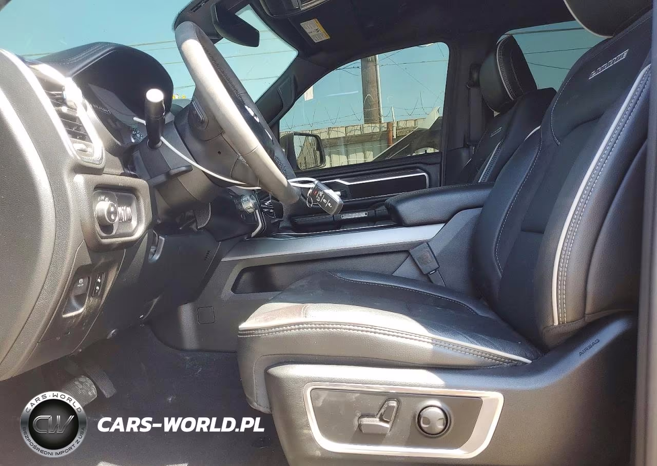 2025 Ram 1500 Laramie VIN:1C6SRFJP8SN524796 - 7