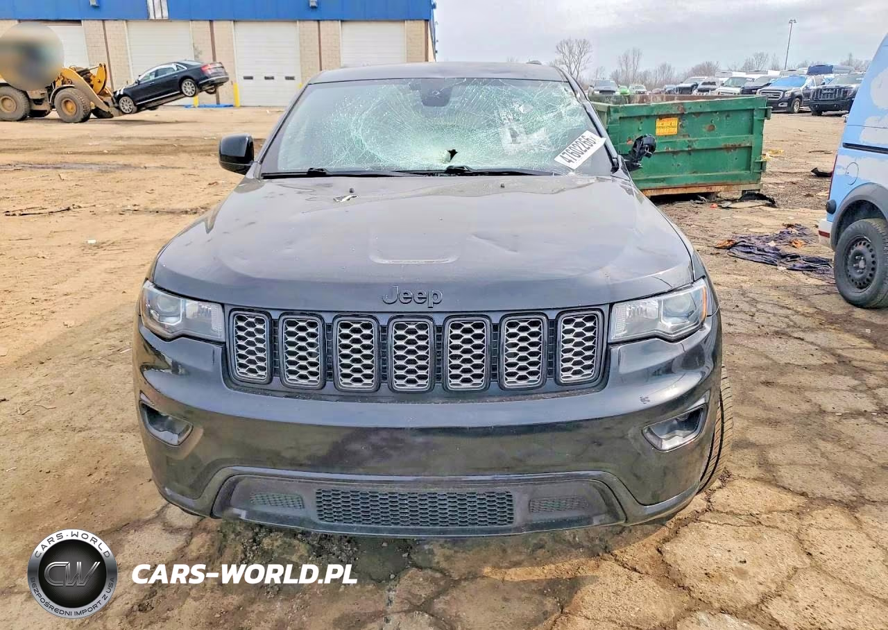 2017 Jeep Grand Cherokee Laredo VIN:1C4RJFAG5HC874177 - 5