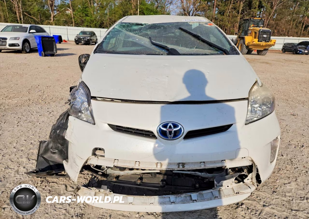 2015 Toyota Prius Two VIN:JTDKN3DU5F0428969 - 5