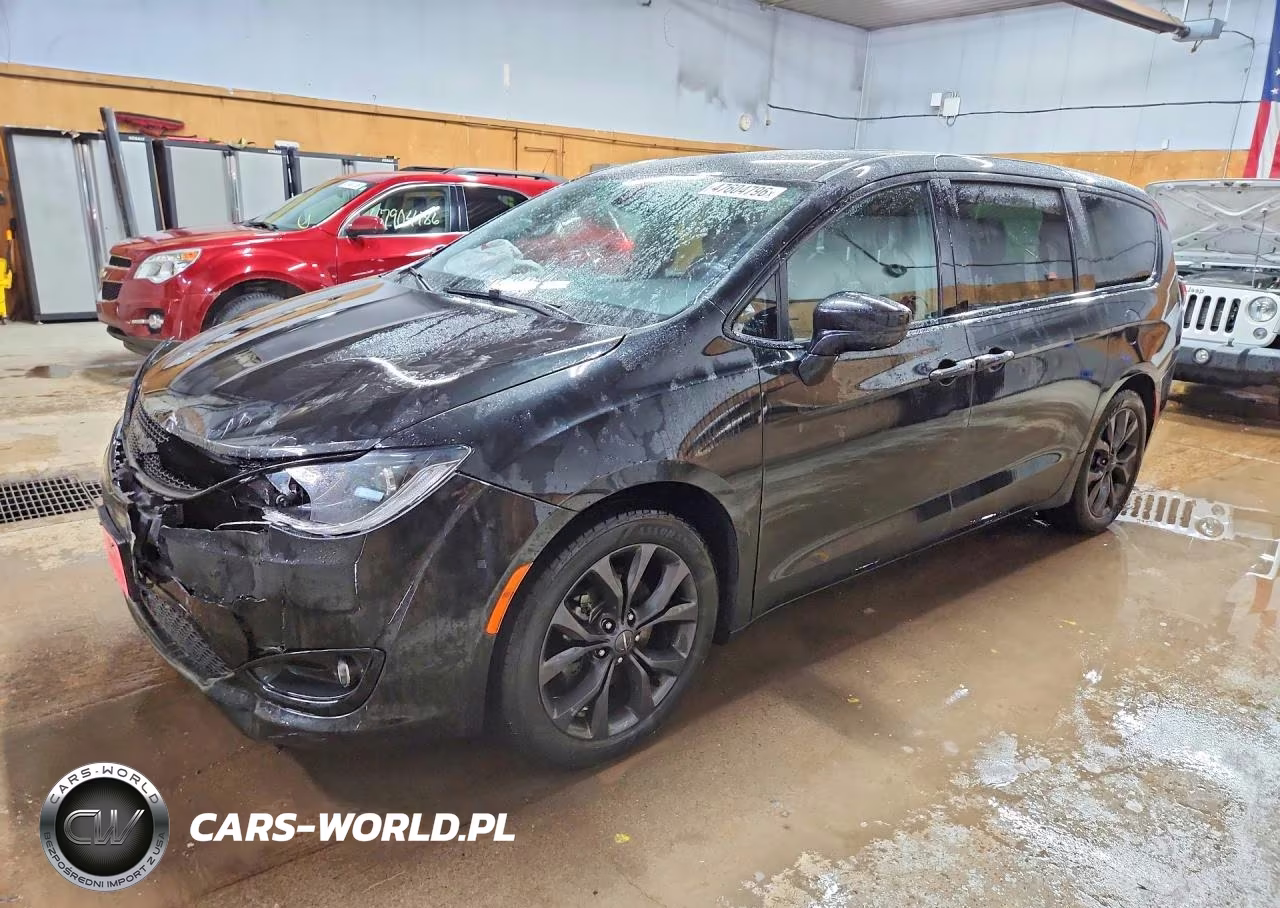 2019 Chrysler Pacifica Touring Plus