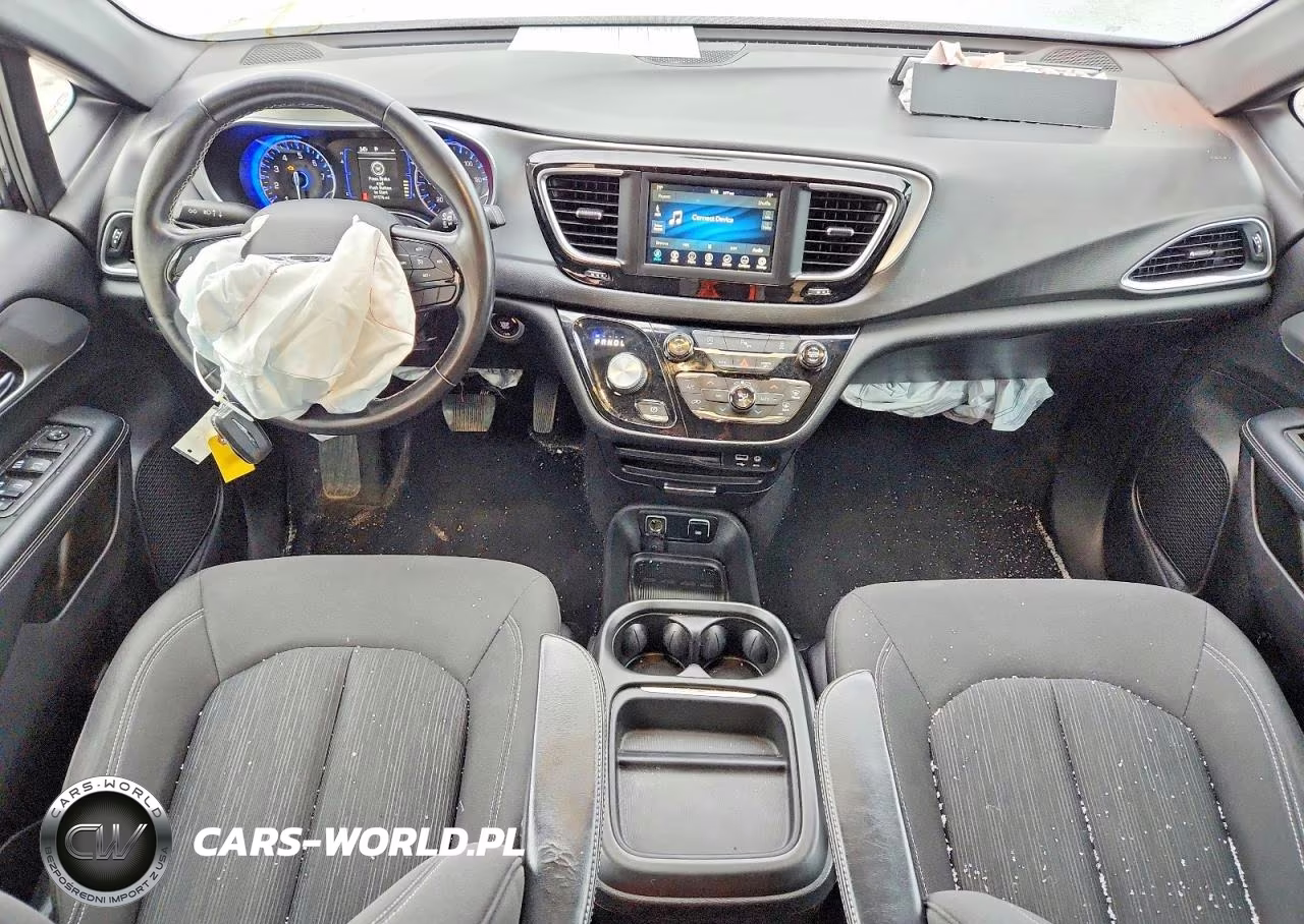 2019 Chrysler Pacifica Touring Plus VIN:2C4RC1FG4KR531851 - 8