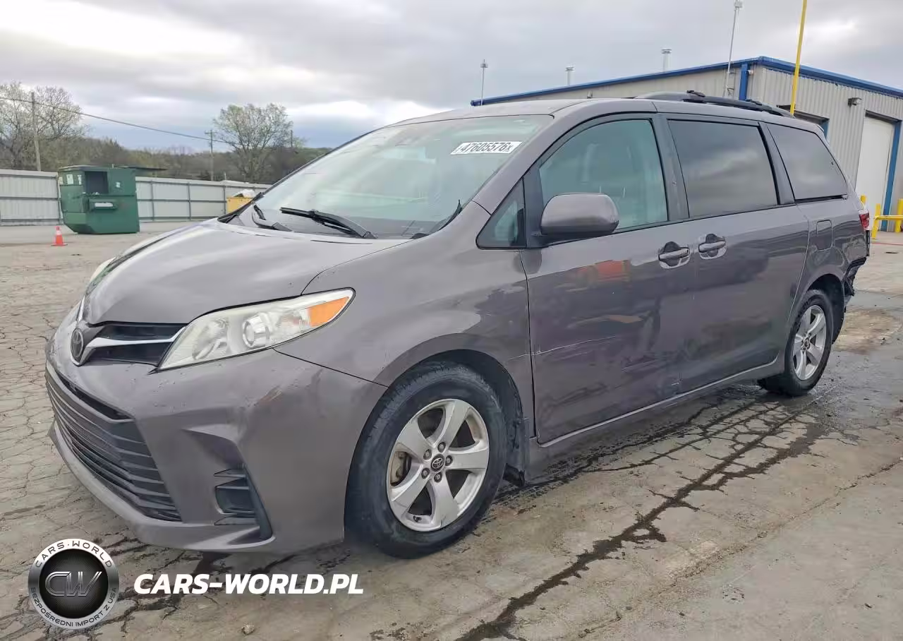 2018 Toyota Sienna Le 8-Passenger