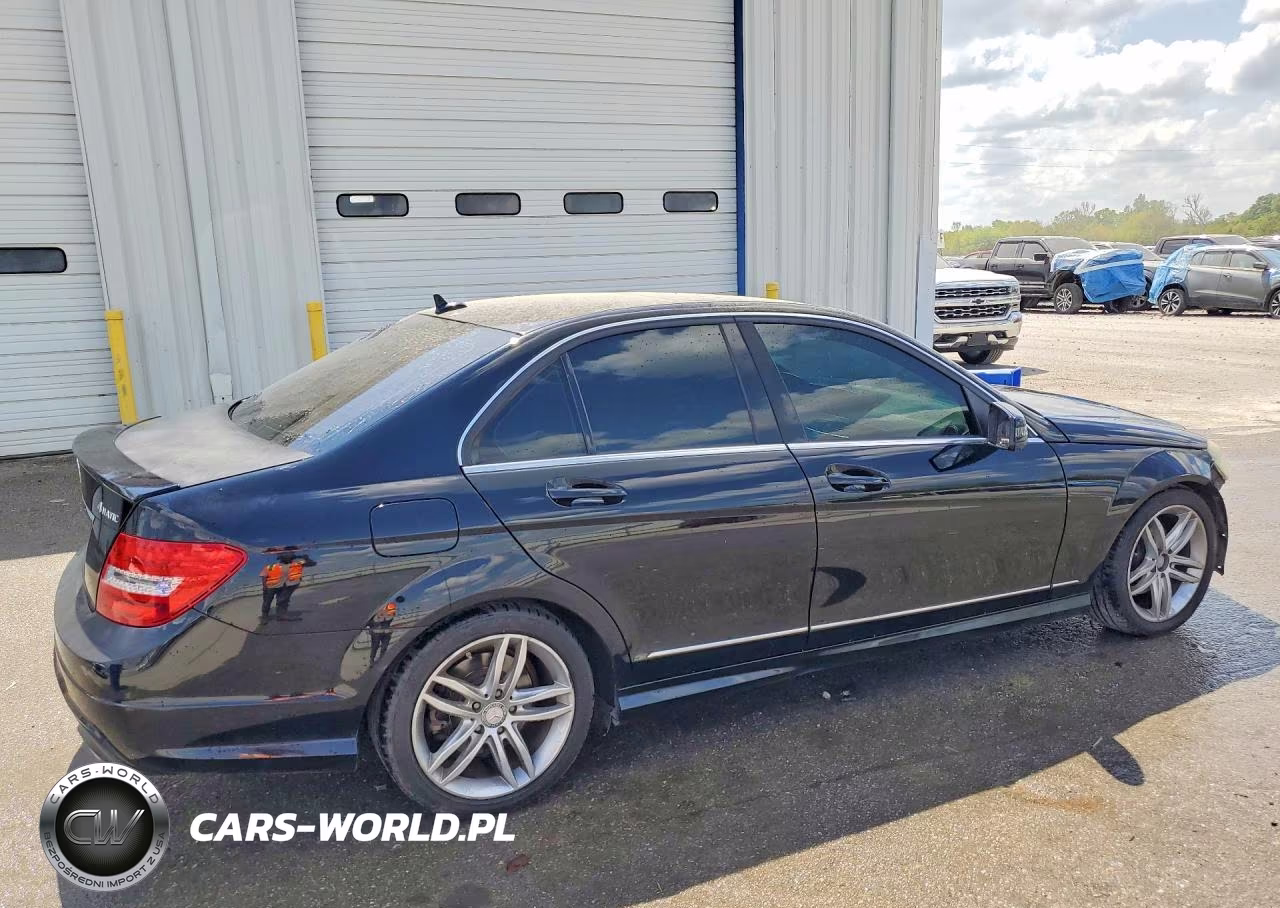 2012 Mercedes-Benz C 300 4Matic VIN:WDDGF8BBXCA690550 - 3