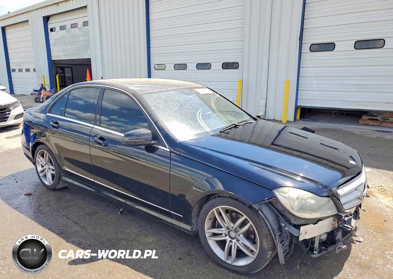 2012 Mercedes-Benz C 300 4Matic VIN:WDDGF8BBXCA690550 - 4