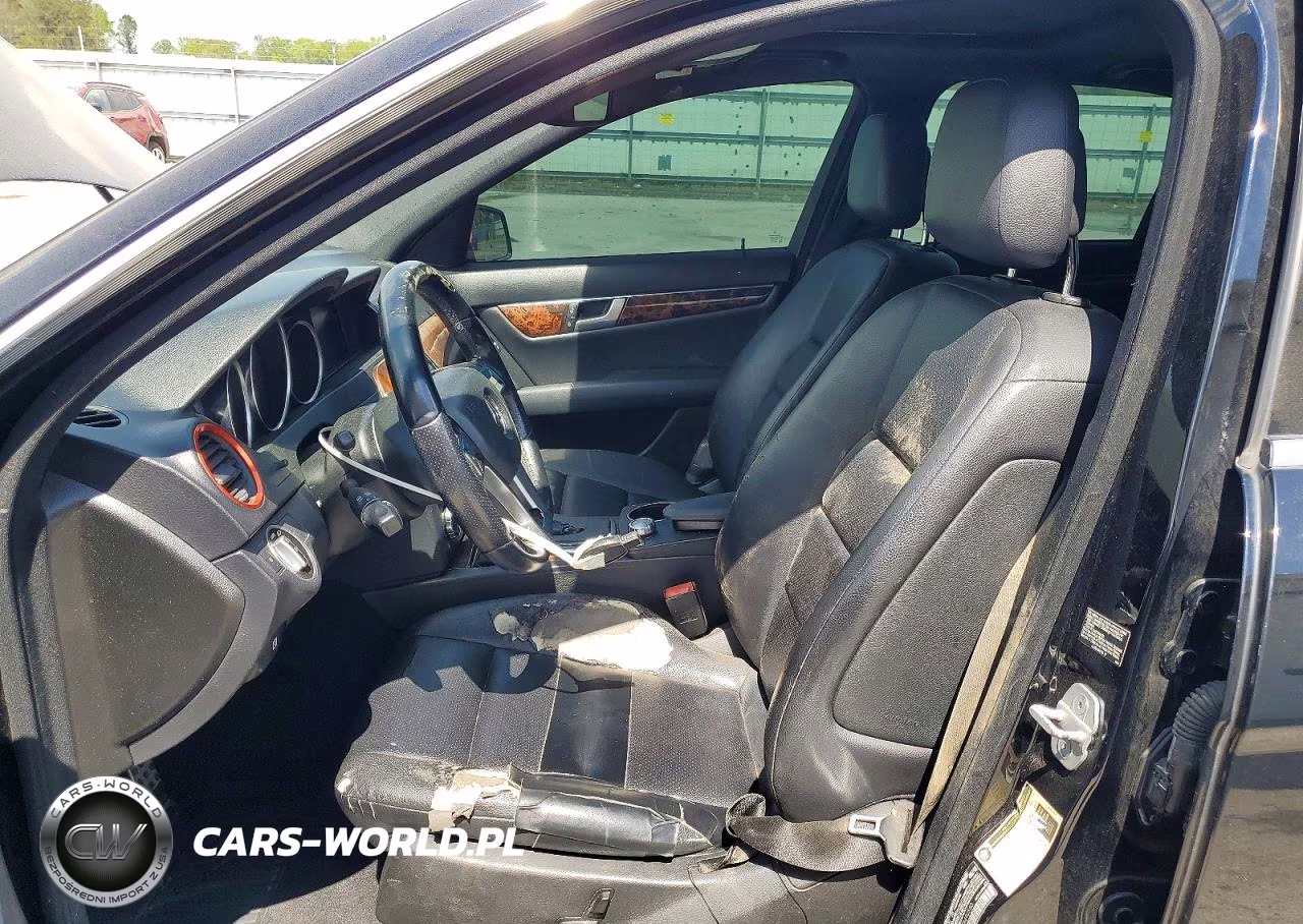 2012 Mercedes-Benz C 300 4Matic VIN:WDDGF8BBXCA690550 - 7