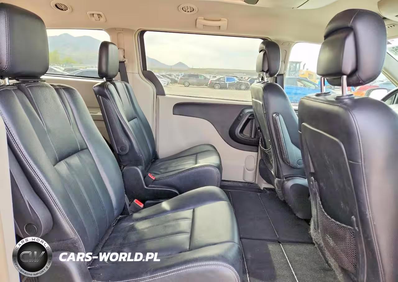 2014 Chrysler Town & Country Touring VIN:2C4RC1BG1ER269524 - 10