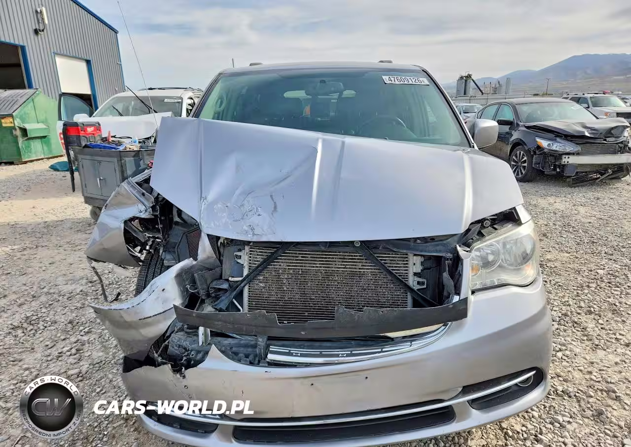 2014 Chrysler Town & Country Touring VIN:2C4RC1BG1ER269524 - 5