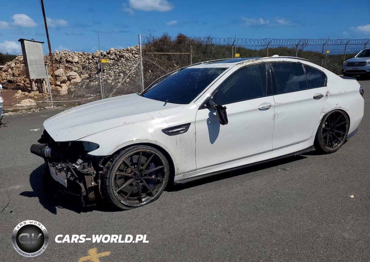 2013 BMW Motorrad M5