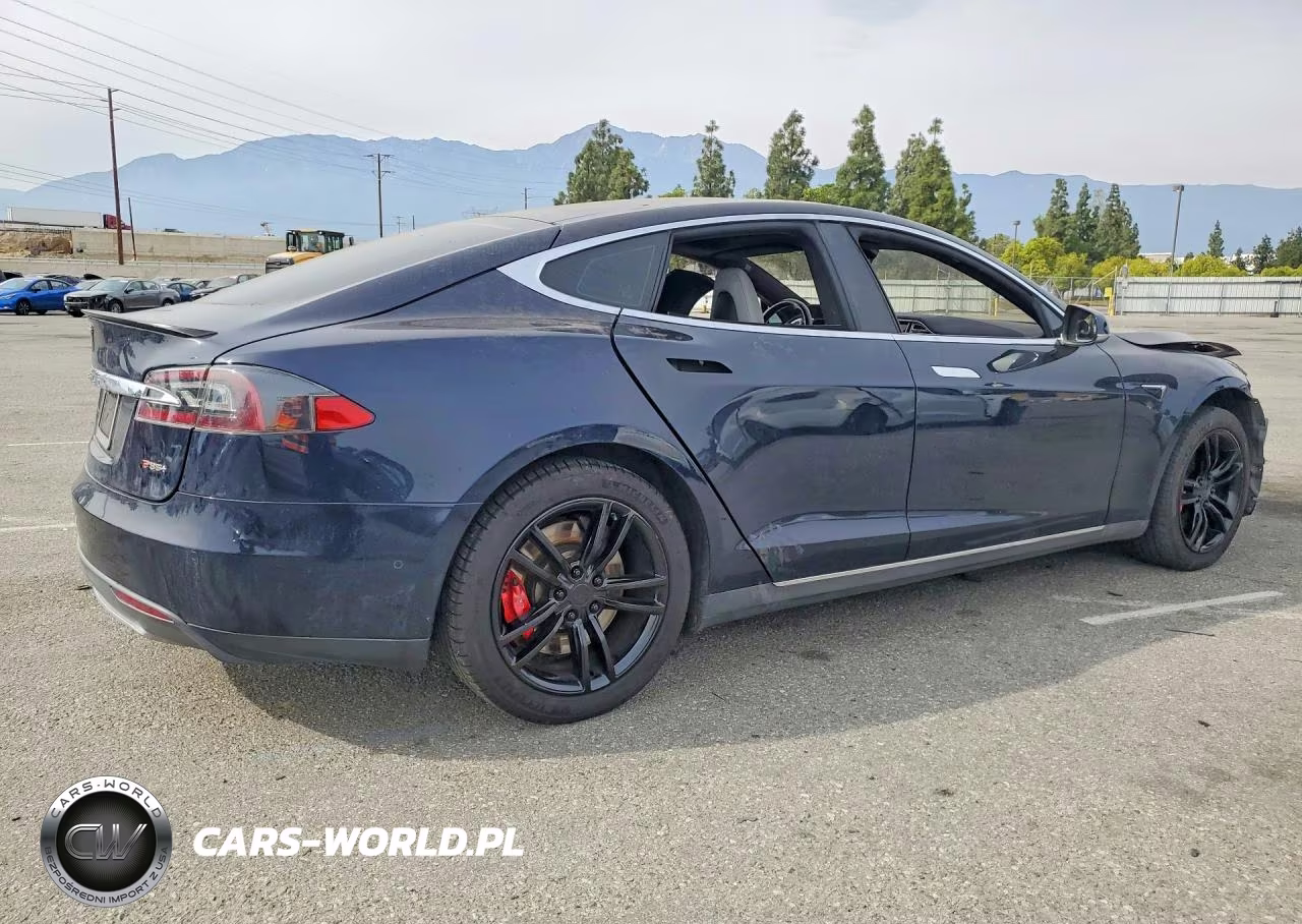 2014 Tesla Model S VIN:5YJSA1H11EFP55806 - 3