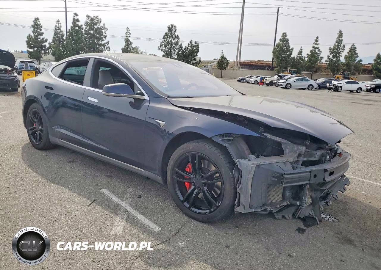 2014 Tesla Model S VIN:5YJSA1H11EFP55806 - 4