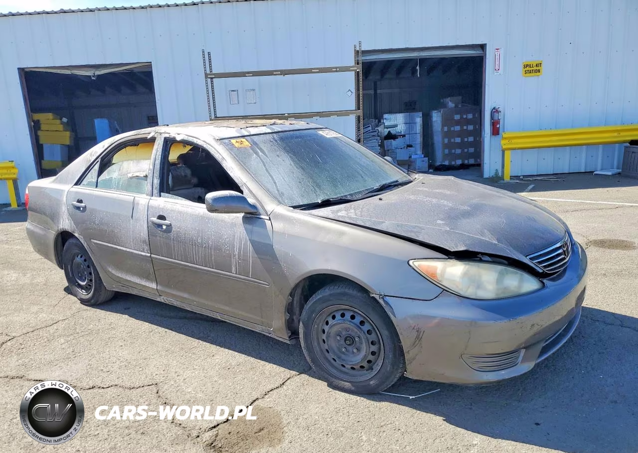 2005 Toyota Camry Le VIN:4T1BE32K45U530171 - 4