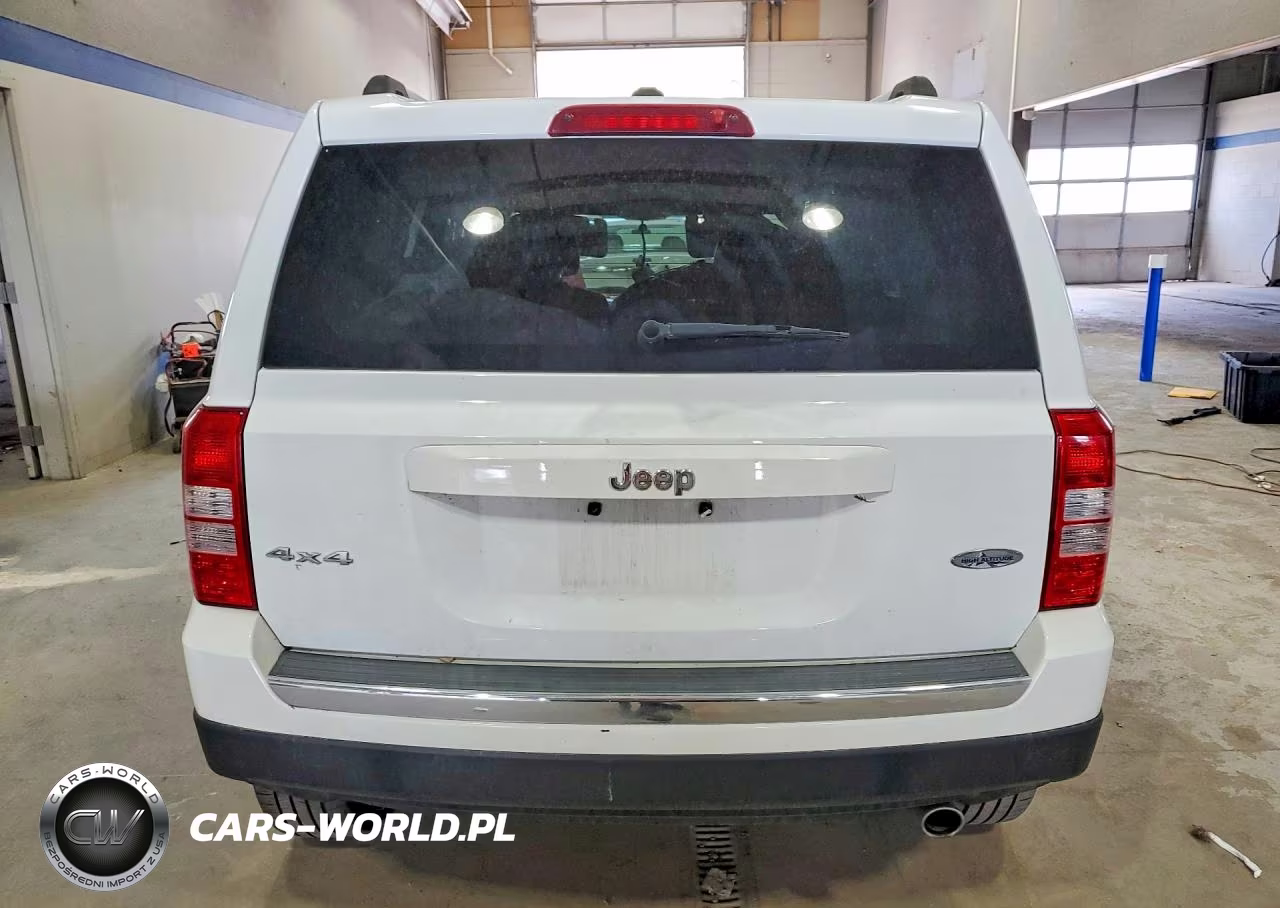 2016 Jeep Patriot Latitude VIN:1C4NJRFB4GD535299 - 6
