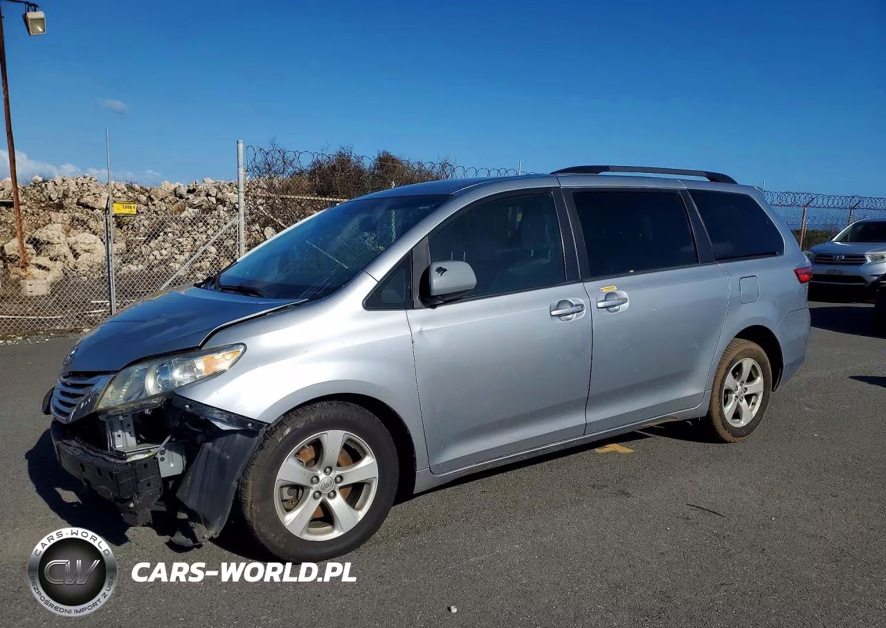 2017 Toyota Sienna Le 8-Passenger