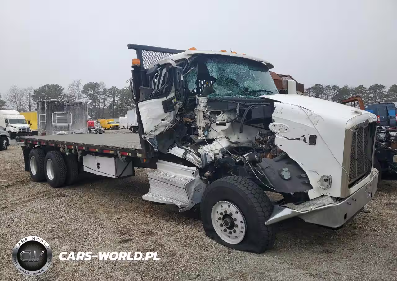2020 Peterbilt 567 Flatbed Truck