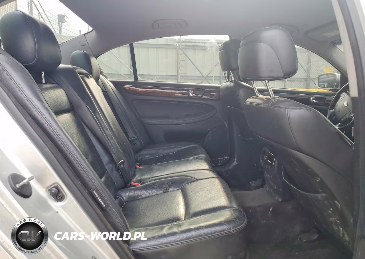 2010 Hyundai Genesis 3.8L V6 VIN:KMHGC4DE4AU093811 - 10