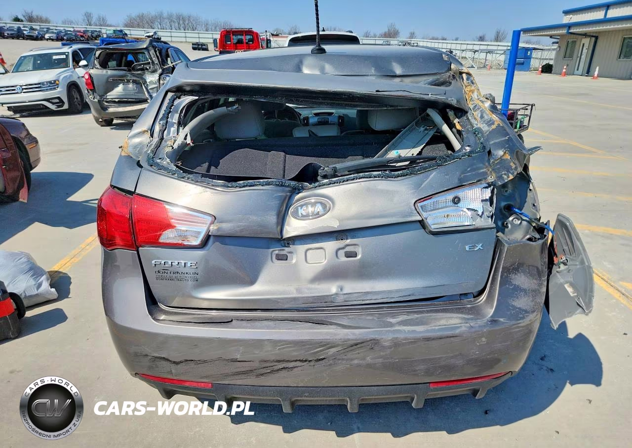 2013 Kia Forte VIN:KNAFU5A23D5656016 - 6