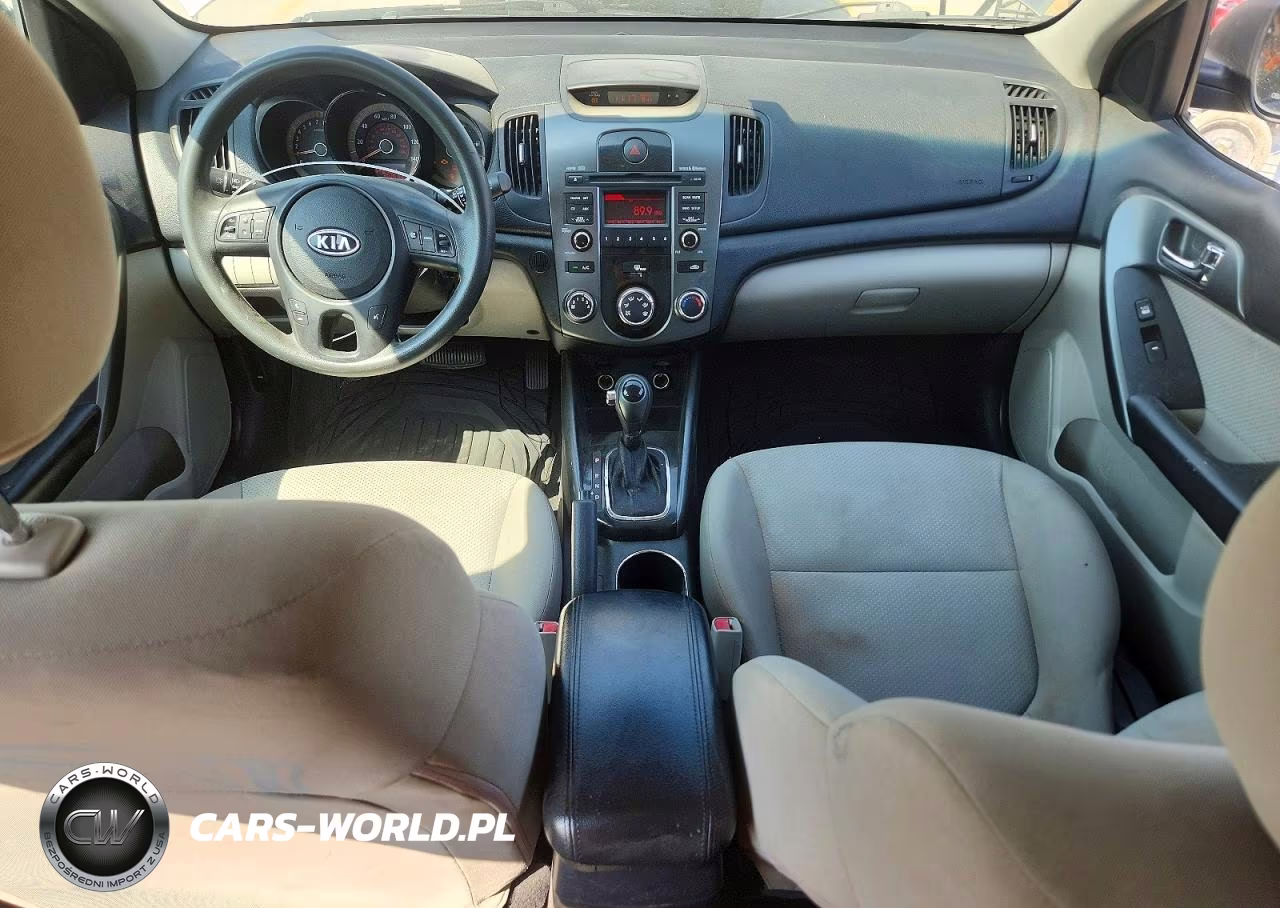 2013 Kia Forte VIN:KNAFU5A23D5656016 - 8