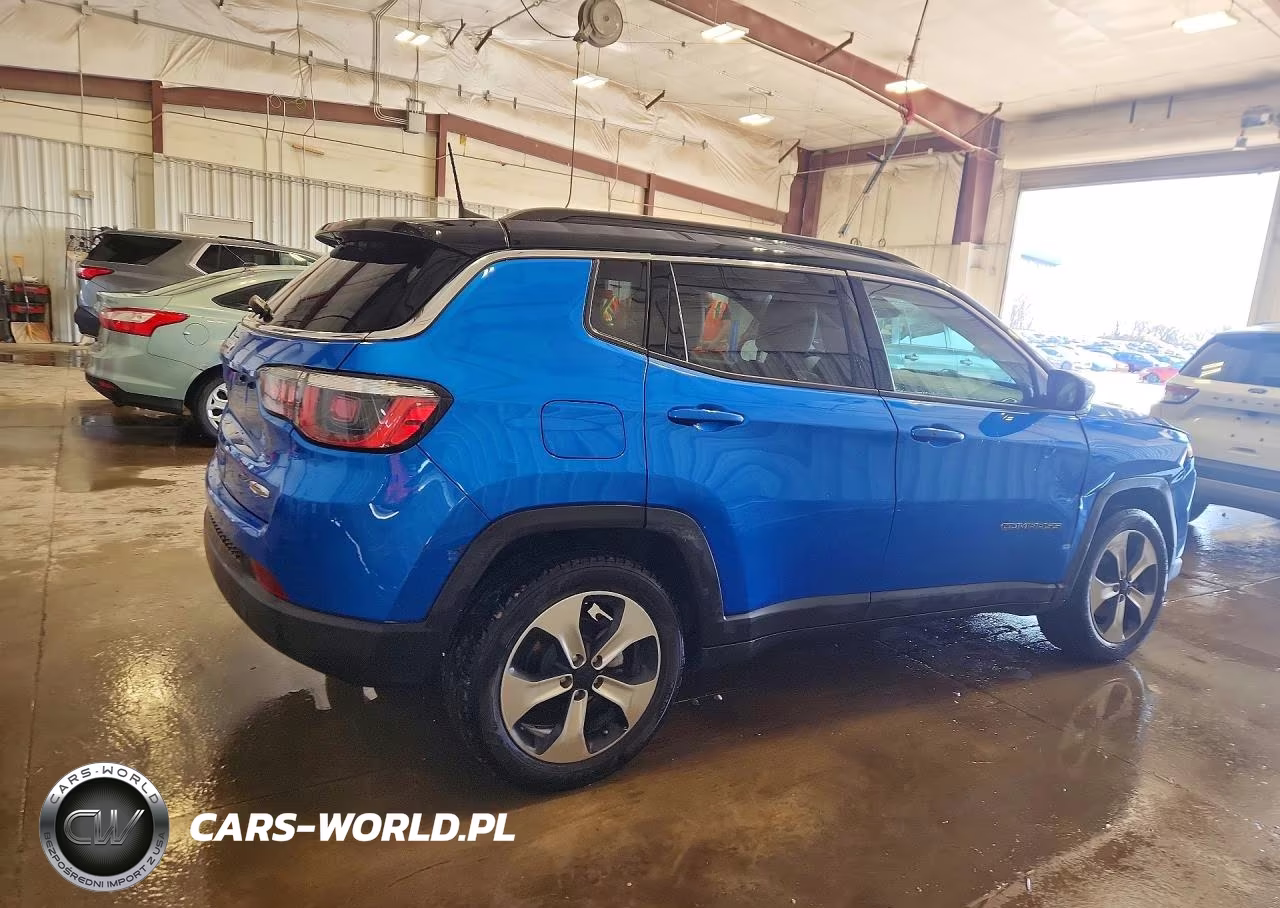 2018 Jeep Compass Latitude VIN:3C4NJCBB0JT193161 - 3