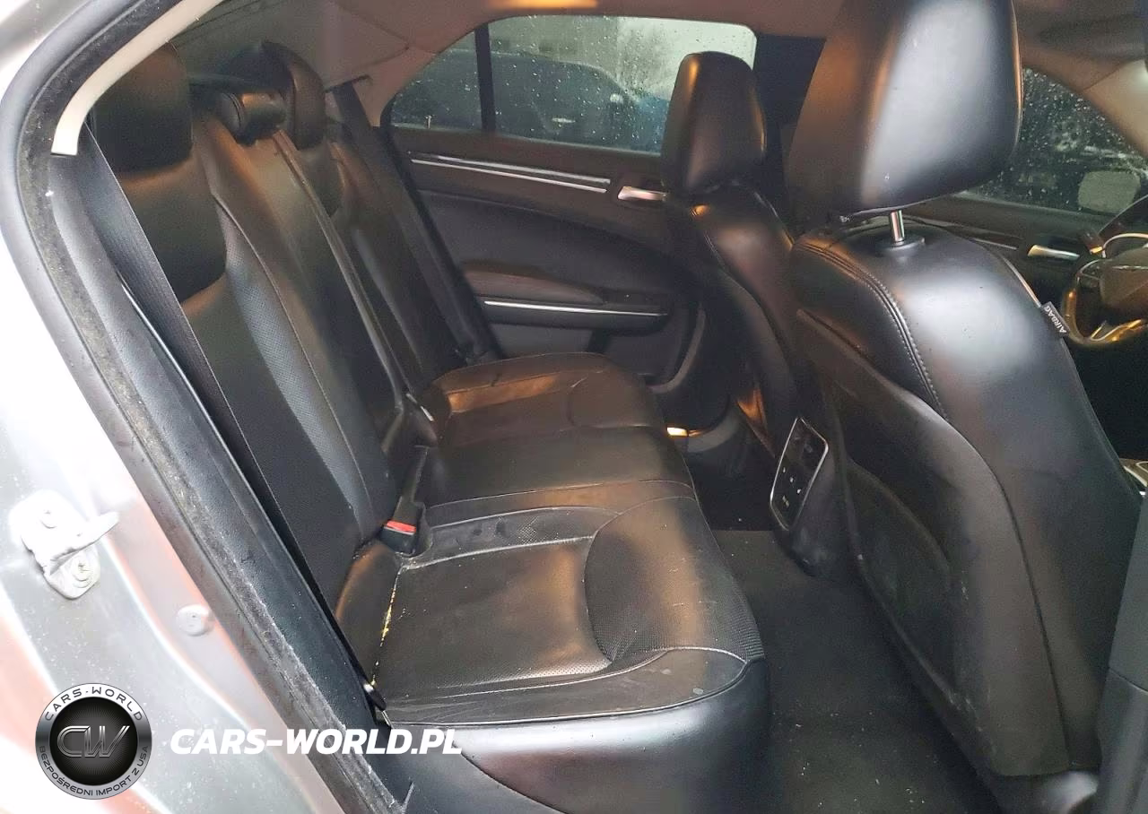 2016 Chrysler 300C VIN:2C3CCAKG4GH170716 - 10