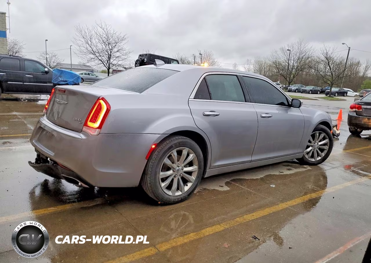 2016 Chrysler 300C VIN:2C3CCAKG4GH170716 - 3