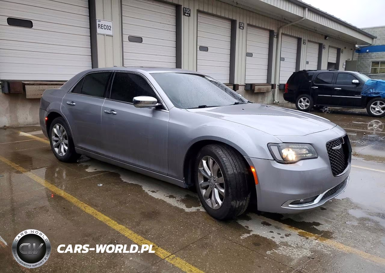 2016 Chrysler 300C VIN:2C3CCAKG4GH170716 - 4