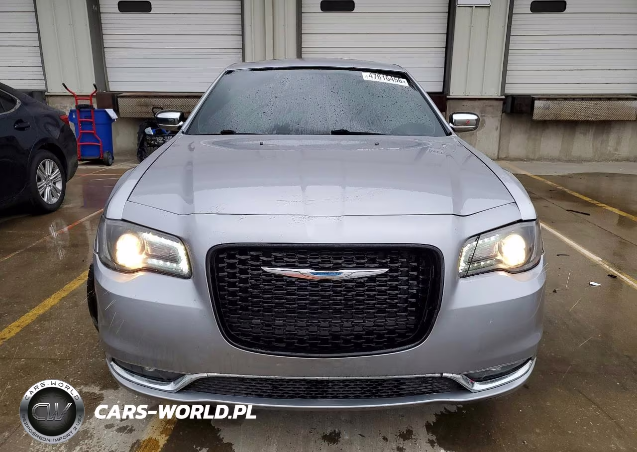 2016 Chrysler 300C VIN:2C3CCAKG4GH170716 - 5